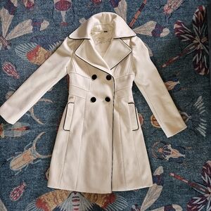 Guess Cream Double-Breasted Trench Coat